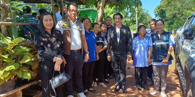 วันที่ 8 ตุลาคม 2569 นำโดยนายทักษิณ มายูร นายกองค์การบริหารส่วนตำบลเจริญศิลป์ กองสวัสดิการ สังคม องค์การบริหารส่วนตำบลเจริญศิลป์ ลงพื้นที่ออกเยี่ยมบ้าน ให้ความช่วยเหลือ ผู้ประสบปัญหาทางสังคมร่วมกับ กรมการปกครอง สภากาชาด พัฒนาชุมชน สาธารณสุข อำเภอเจริญศิลป์ และคณะทำงานพรรคภูมิใจไทย